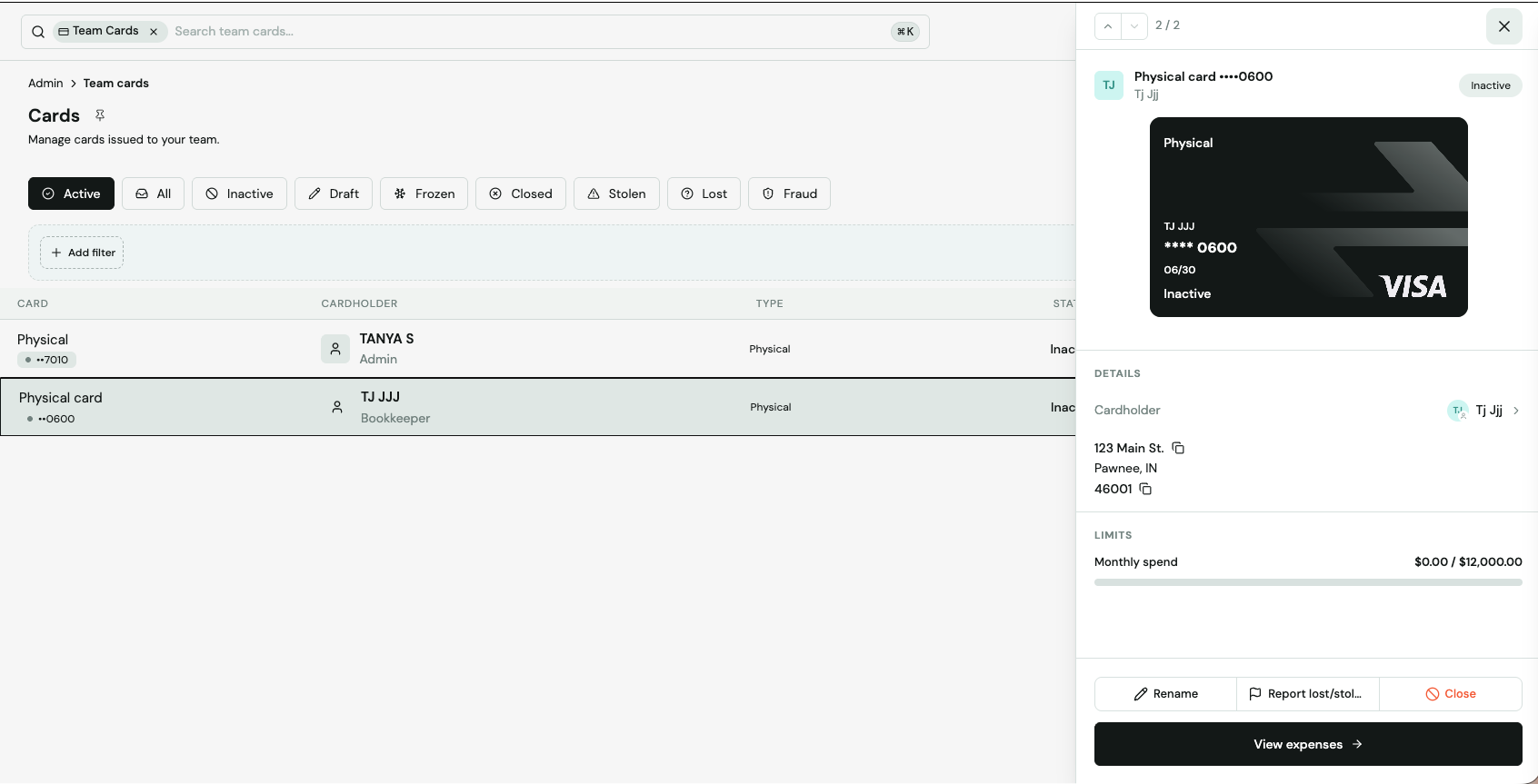 Página Team cards con una tarjeta física seleccionada, que muestra las acciones Rename, Report lost/stolen y Close