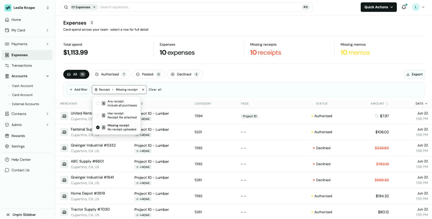 Pagina Expenses con el menu desplegable de filtro de recibos abierto en Missing receipt, mostrando el conteo de Missing receipts y la lista de transacciones filtrada