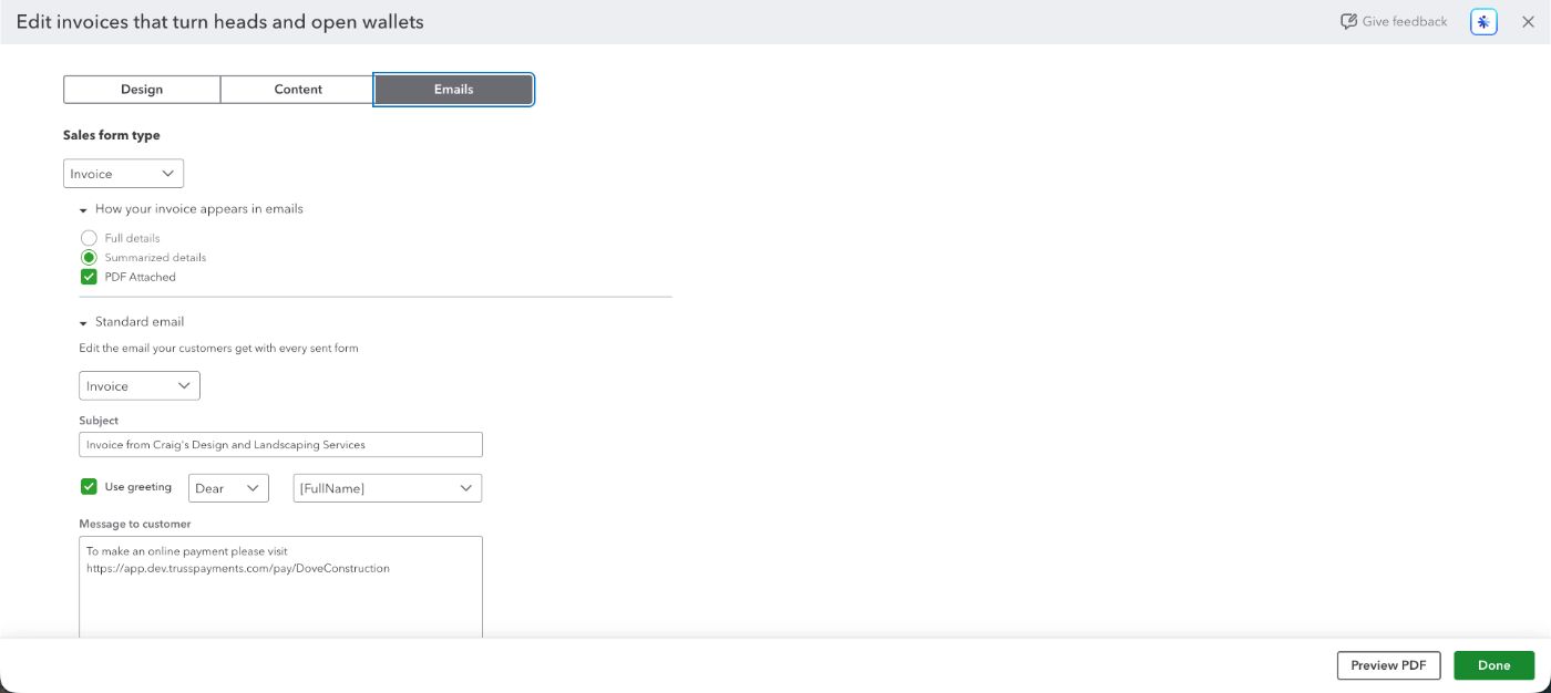 Editor de plantilla de factura de QBO en la pestana Emails con el enlace de pago del portal de Truss agregado en el campo Message to customer